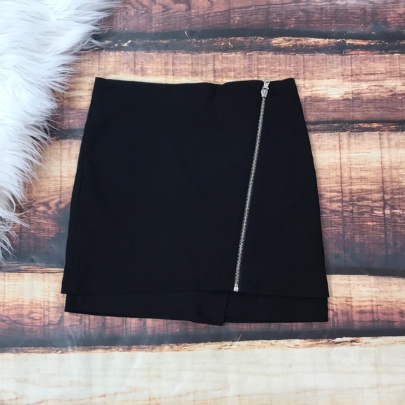 Dresses & Skirts - << Black Stretchy Zipper Detail Skirt >>
